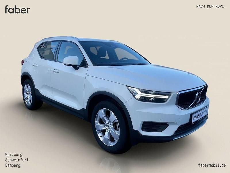 Gebraucht Volvo XC40 Momentum 129 PS (94 kW) 2022 Weiß SUV