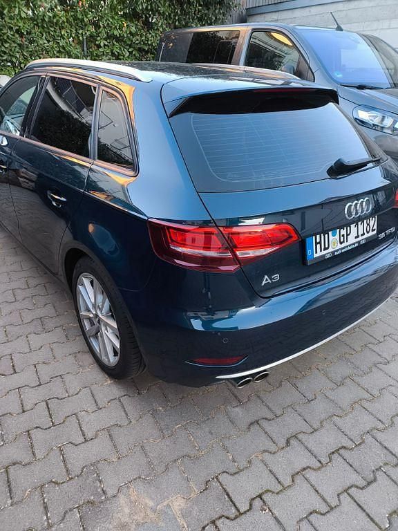 Gebraucht Audi A3 Sport 150 PS (110 kW) 2019 Blau Limousine