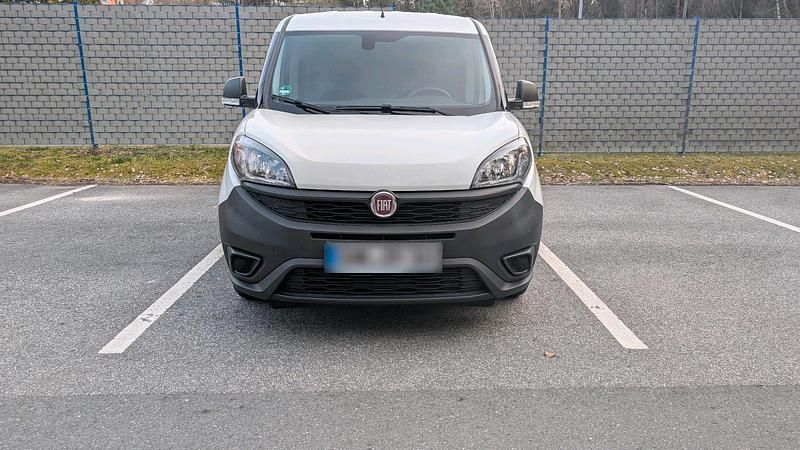 Gebraucht Fiat Doblò 80 PS (58 kW) 2021 Weiß Van / Kleinbus
