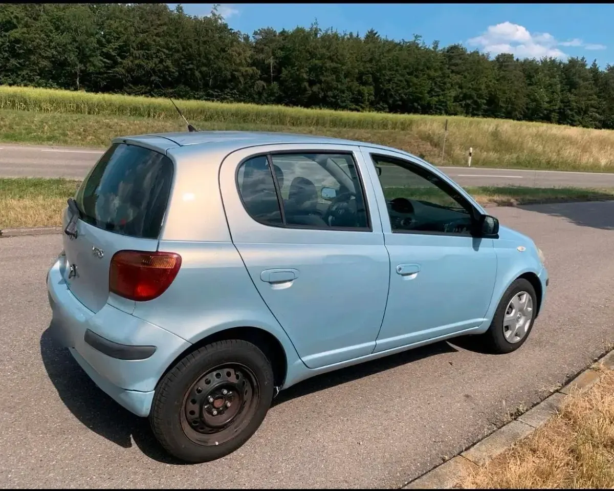 Gebraucht Toyota Yaris 65 PS (47 kW) 2003 Blau Kleinwagen