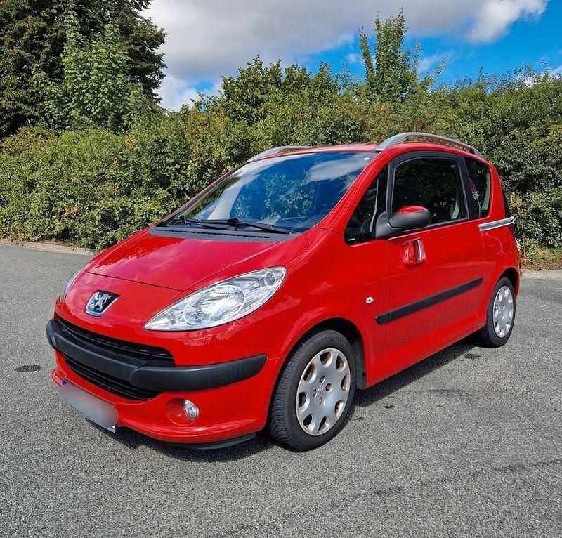 Gebraucht Peugeot 1007 73 PS (53 kW) 2005 Rot Van / Kleinbus