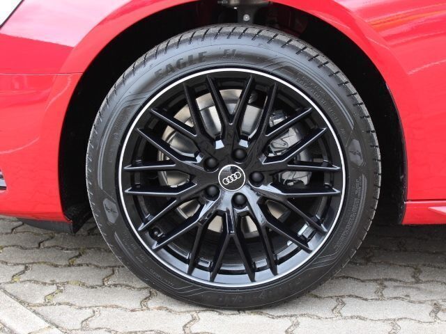 Gebraucht Audi A4 Advanced 170 PS (125 kW) 2023 Tangorot metallic Kombi