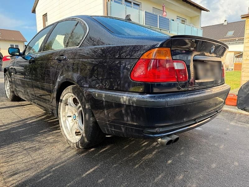 Usata BMW 325 192 CV (141 kW) 2000 Blu Berlina