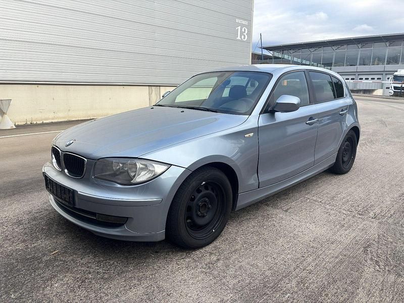 Blau Gebraucht 2011 BMW 118 Advantage Kleinwagen | 3.100 € (Superpreis) - Bild 1/4