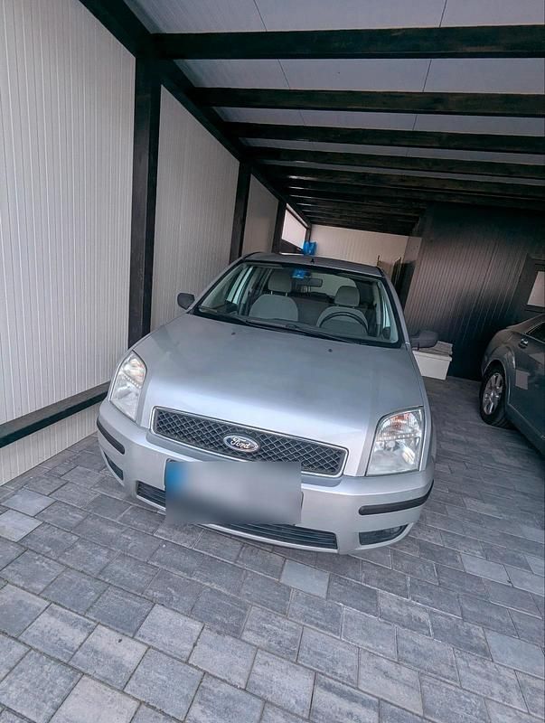Second-hand Ford Fusion 80 CP (58 kW) 2003 Argintiu Hatchback