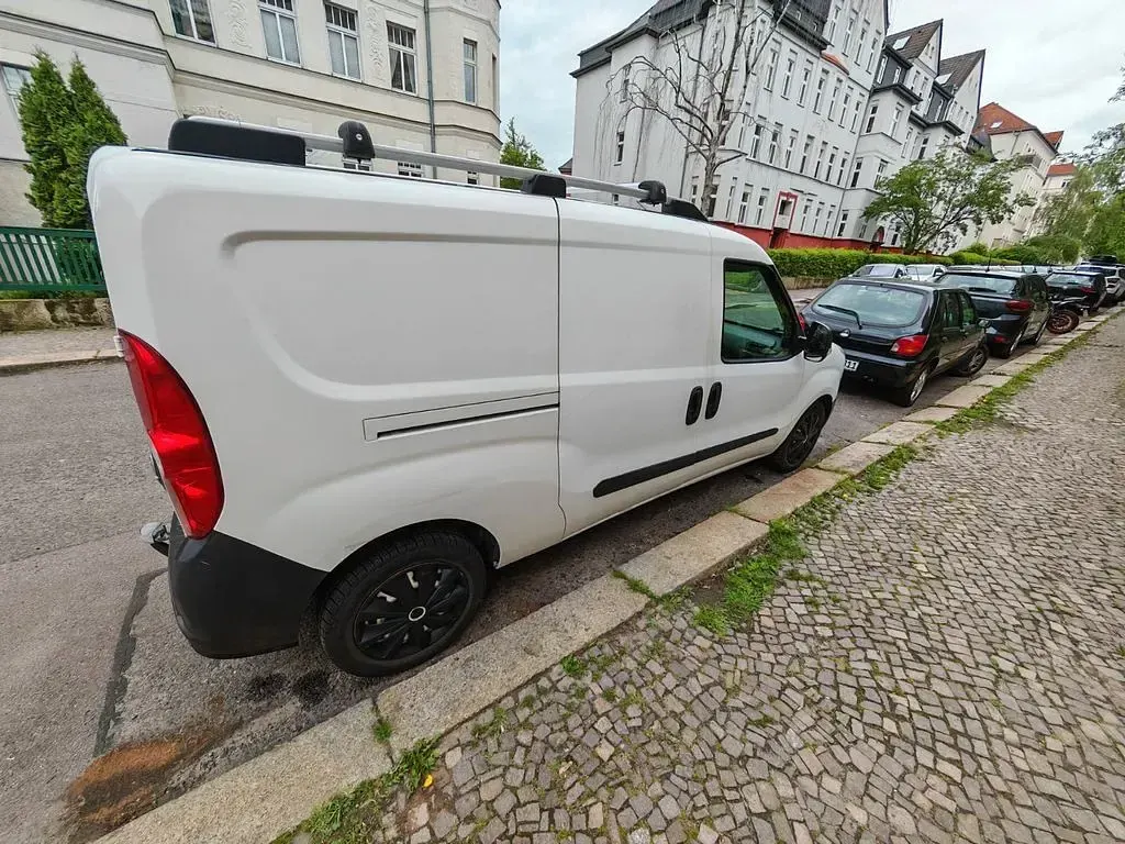 Używany Opel Combo 215 KM (158 kW) 2012 Biały Minivan