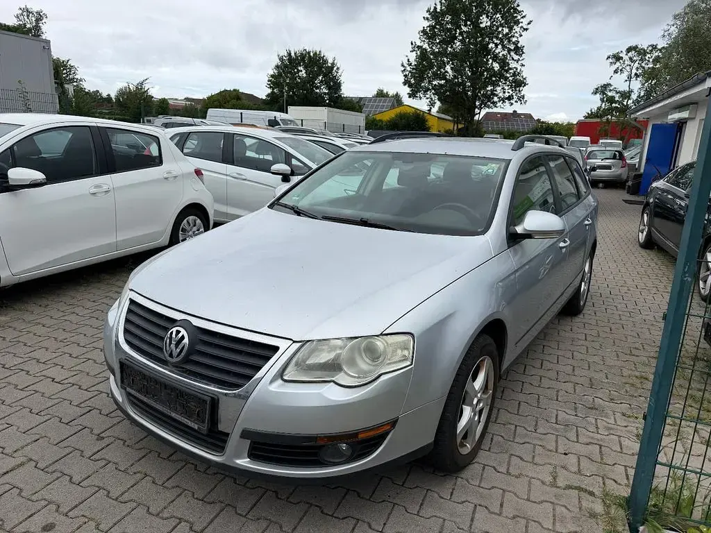 Gebraucht VW Passat Trendline 140 PS (102 kW) 2009 Silber Kombi