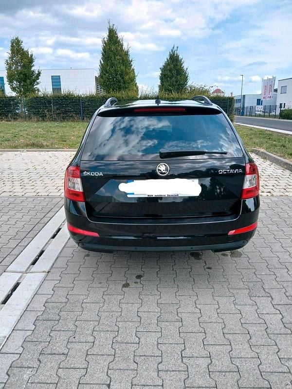 Gebraucht Skoda Octavia 150 PS (110 kW) 2016 Schwarz Kleinwagen
