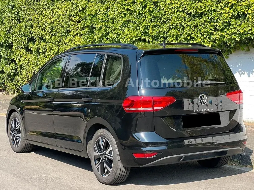 Gebraucht VW Touran Comfortline 150 PS (110 kW) 2025 Schwarz Van / Kleinbus