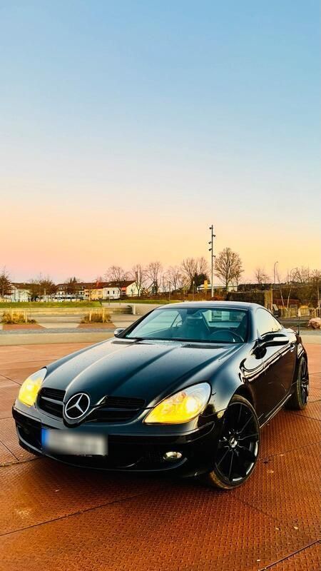 Schwarz Gebraucht 2007 Mercedes SLK200 Cabrio | 5.500 € - Bild 1/4