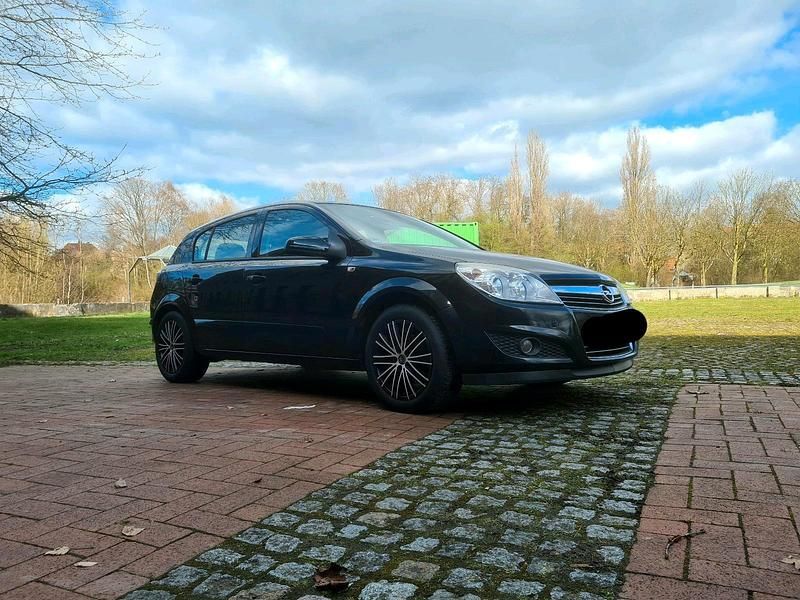 Gebraucht Opel Astra 140 PS (102 kW) 2007 Schwarz Limousine