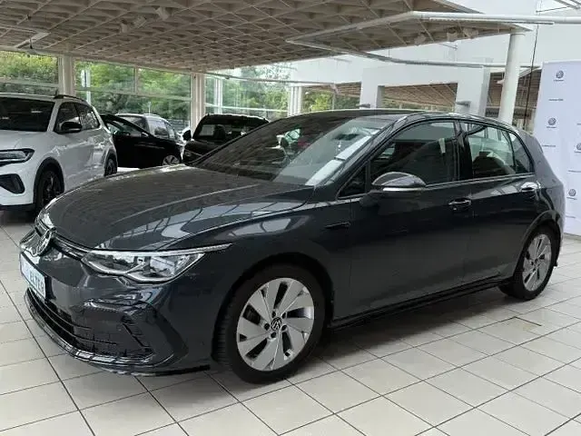 Gebraucht VW Golf VIII R-line 150 PS (110 kW) 2020 Andere Limousine