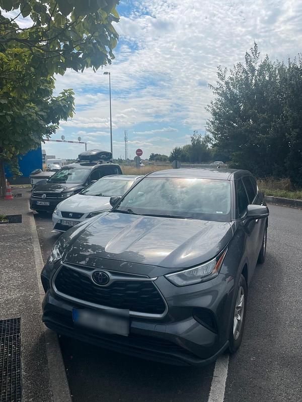 Grau Gebraucht 2020 Toyota Highlander SUV | 32.800 € - Bild 1/4