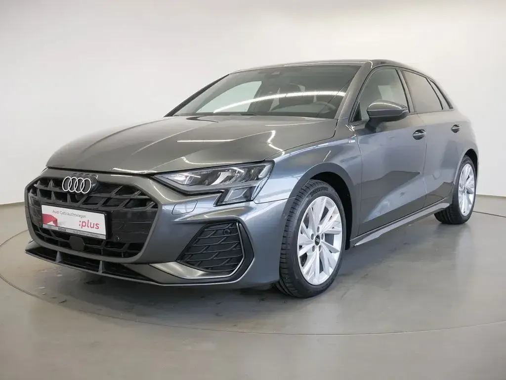 Używany Audi A3 S-Line 150 KM (110 kW) 2025 Szary Sedan/Limuzyna