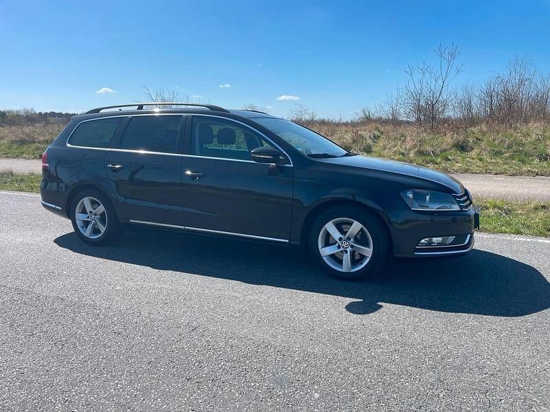 Gebraucht VW Passat 140 PS (102 kW) 2012 Schwarz Kombi