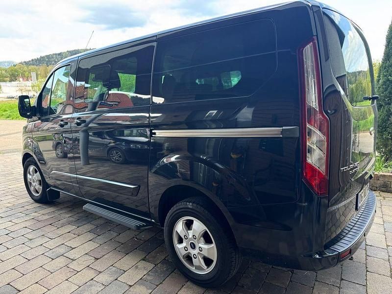 Second-hand Ford Transit 155 CP (114 kW) 2016 Negru Break