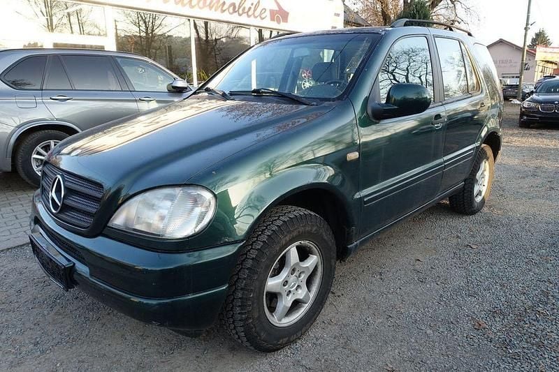 Gebraucht Mercedes ML320 218 PS (160 kW) 2000 Grün SUV