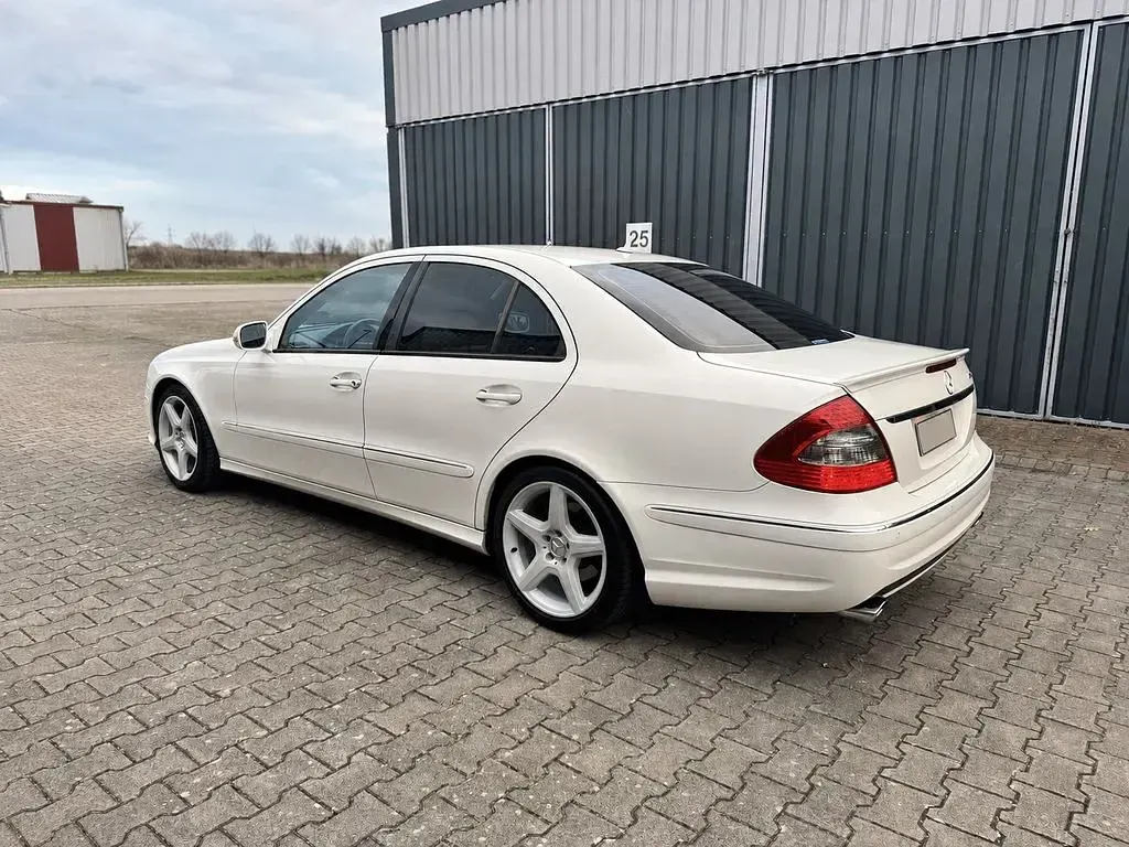 Gebraucht Mercedes E500 AMG 387 PS (284 kW) 2006 Weiß Limousine