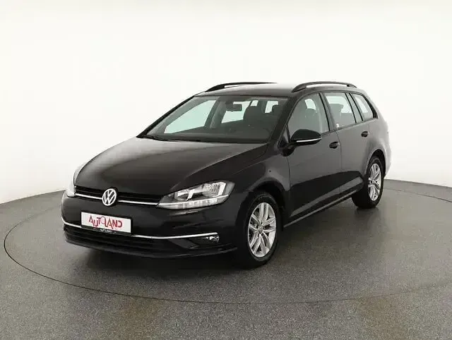 Gebraucht VW Golf VII 116 PS (85 kW) 2020 Deep black perleffekt Kombi