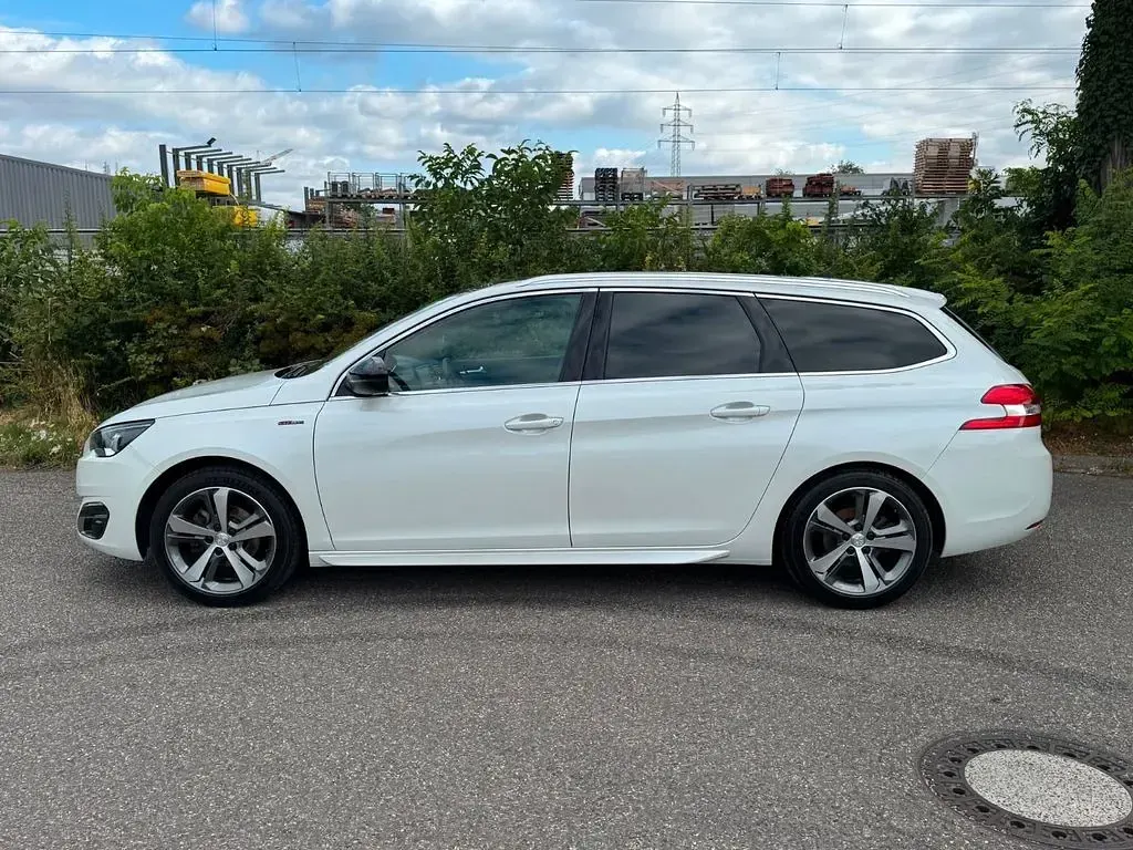 Gebraucht Peugeot 308 GT-line 131 PS (96 kW) 2017 Weiß Limousine
