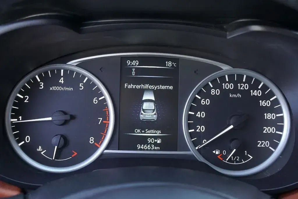 Gebraucht Nissan Micra Tekna 90 PS (66 kW) 2017 Orange Kleinwagen