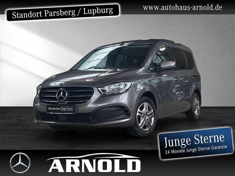 Chromitgrau Gebraucht 2023 Mercedes T180 Style Van / Kleinbus | 24.940 € (Guter Preis) - Bild 1/4