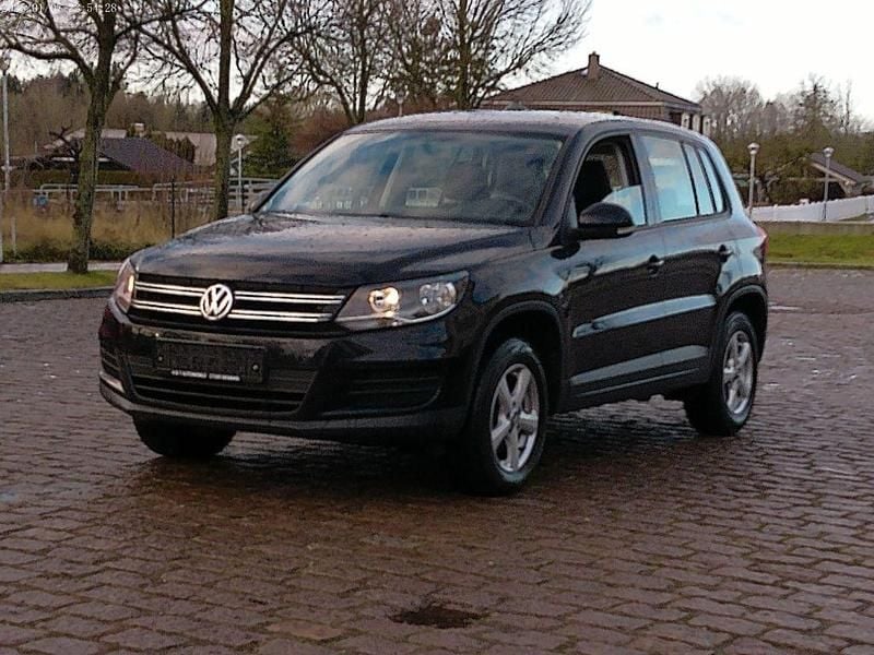 Schwarz Gebraucht 2012 VW Tiguan Trendline SUV | 9.999 € (Fairer Preis) - Bild 1/4