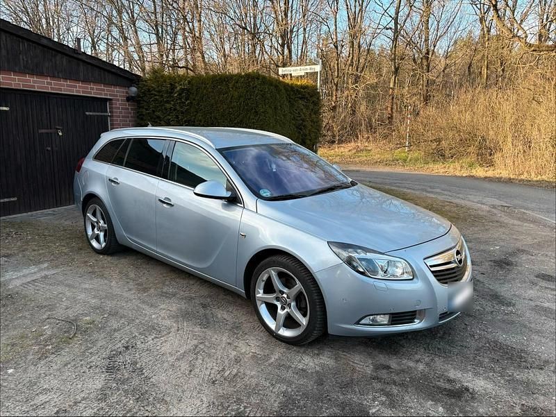 Gebraucht Opel Insignia 163 PS (119 kW) 2013 Blau Kombi