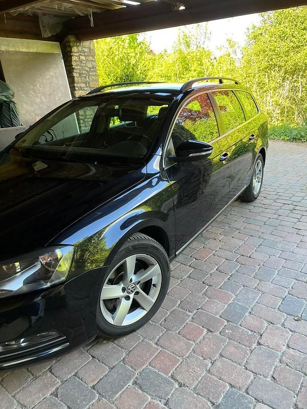 Second-hand VW Passat 140 CP (102 kW) 2013 Negru Break