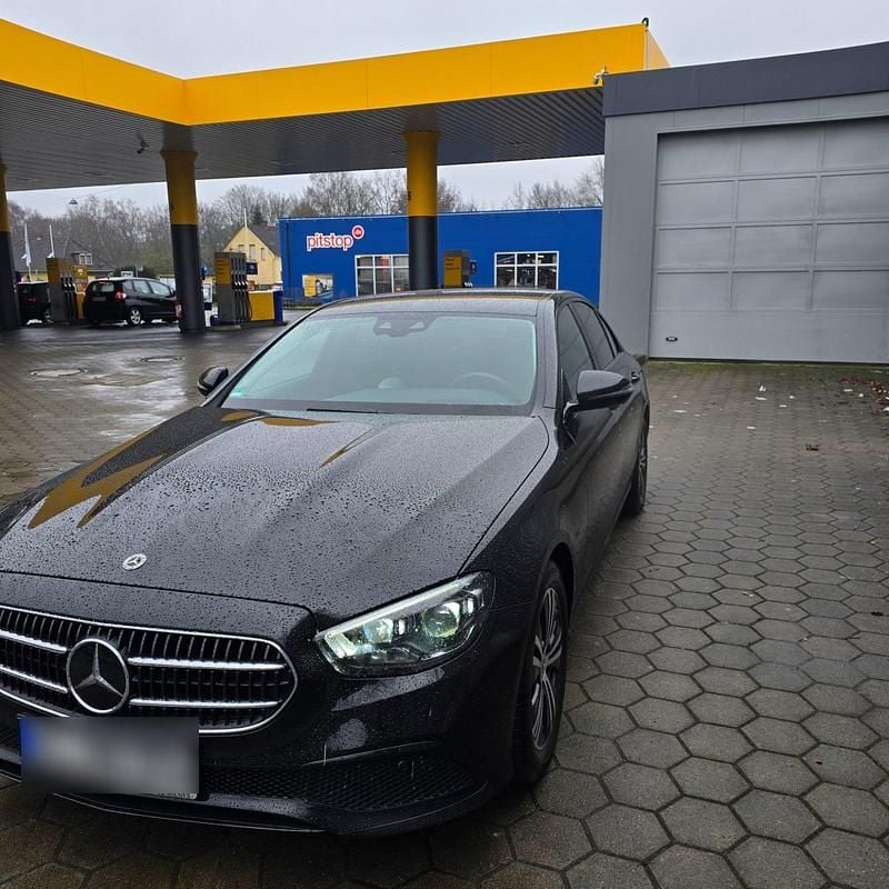 Gebraucht Mercedes E220 Avantgarde 197 PS (144 kW) 2021 Schwarz Limousine