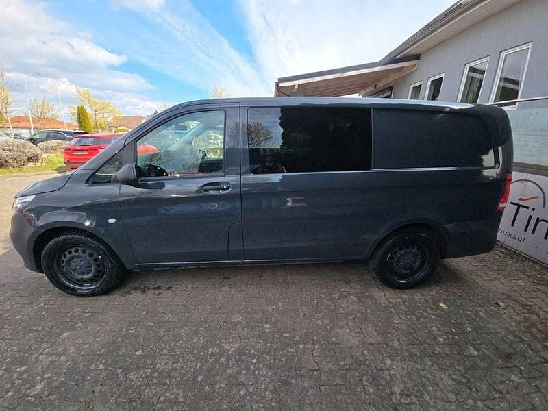 Second-hand Mercedes Vito 237 CP (174 kW) 2022 Gri Van