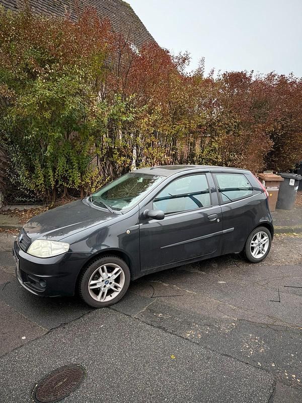 Schwarz Gebraucht 2004 Fiat Punto Limousine | 499 € (Superpreis) - Bild 1/4