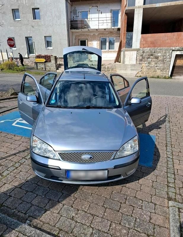 Gebraucht Ford Mondeo 125 PS (91 kW) 2005 Silber Limousine
