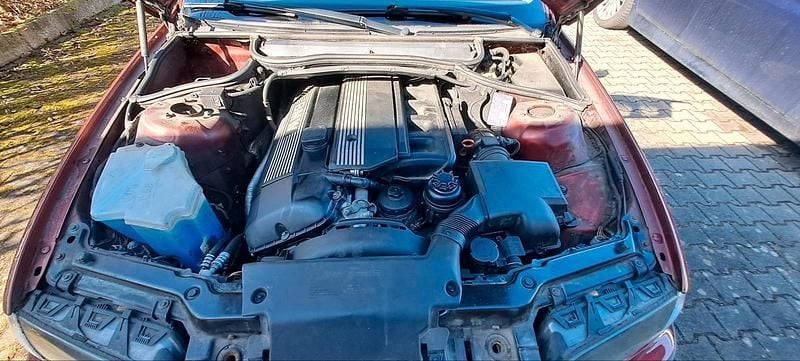 Gebraucht BMW 320 150 PS (110 kW) 1999 Rot Limousine