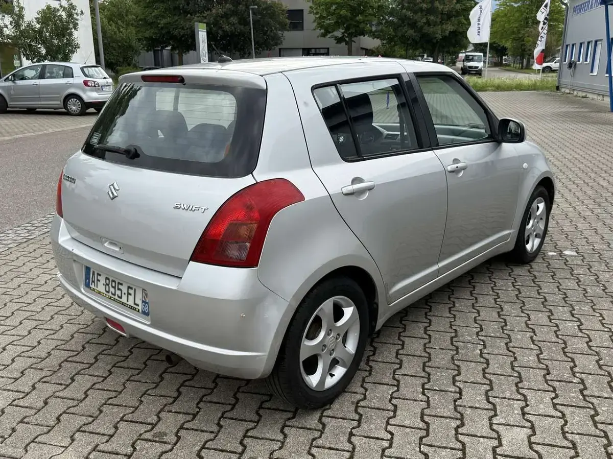 Gebraucht Suzuki Swift Snow 92 PS (67 kW) 2008 Silber Kleinwagen