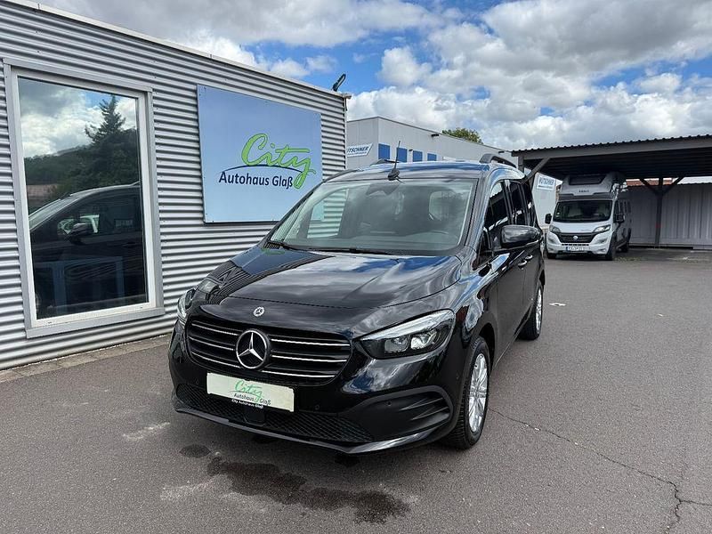Schwarz Gebraucht 2022 Mercedes 180 Progressive Limousine | 24.980 € (Guter Preis) - Bild 1/4
