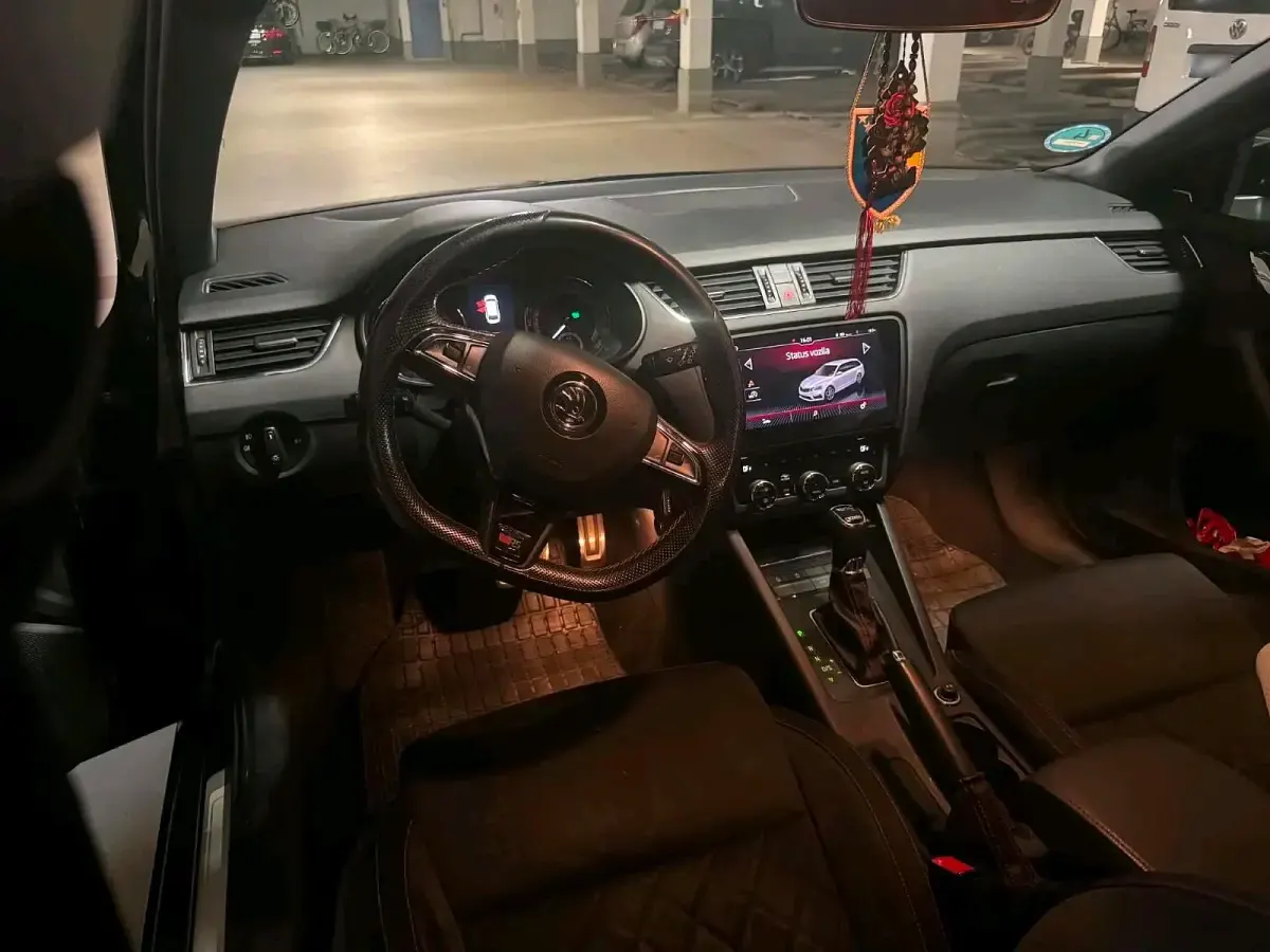 Gebraucht Skoda Octavia vRS 184 PS (135 kW) 2026 Schwarz Kombi