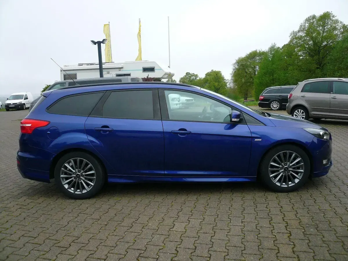 Gebraucht Ford Focus ST-Line 125 PS (91 kW) 2017 Blau Kombi