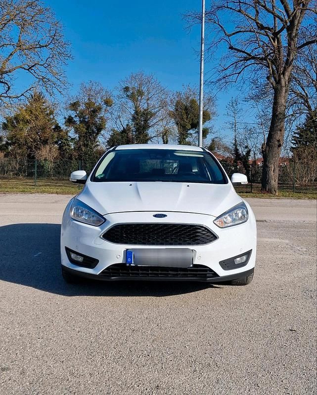 Gebraucht Ford Focus 125 PS (91 kW) 2016 Weiß Kombi