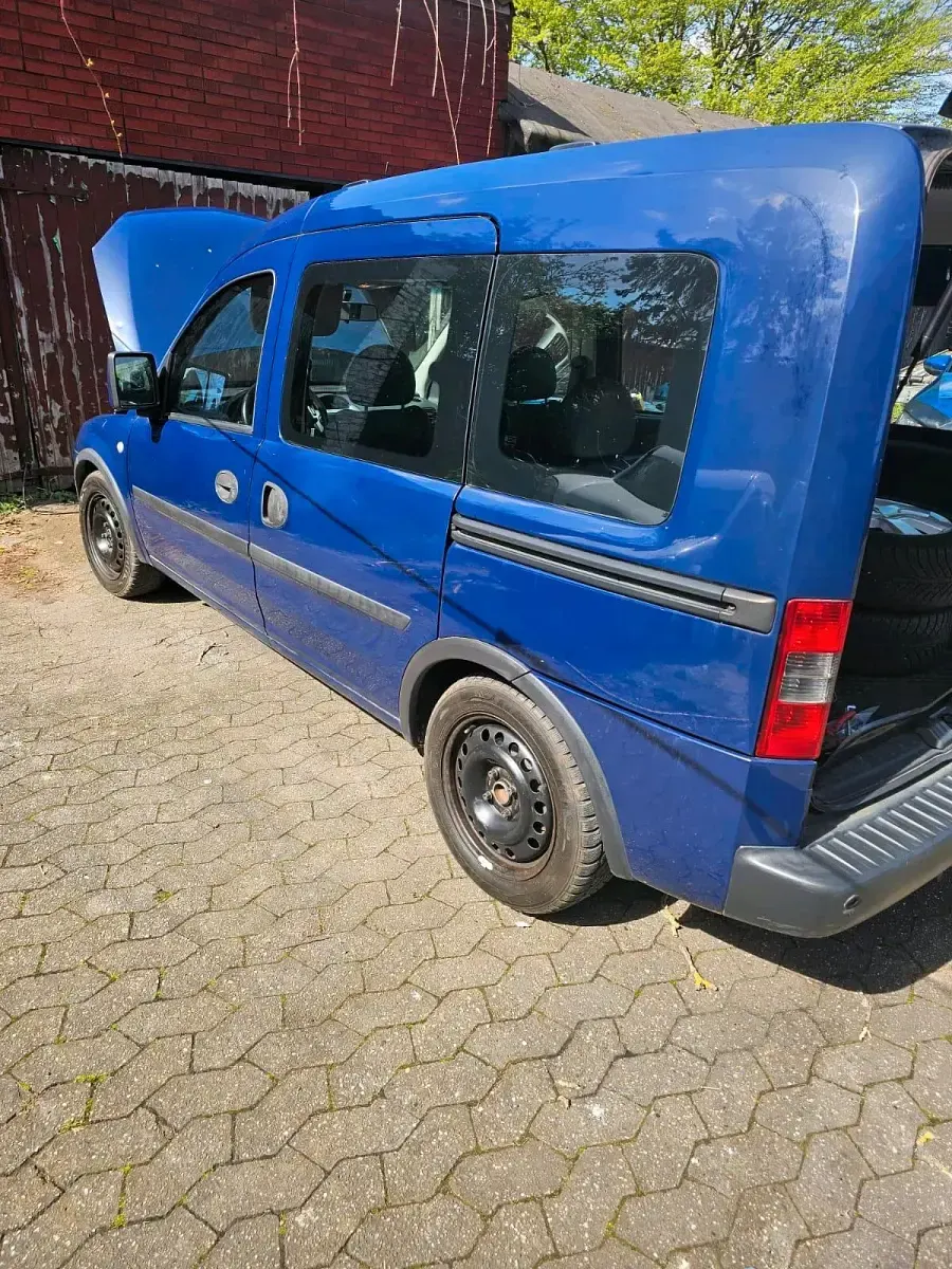 Gebraucht Opel Combo 97 PS (71 kW) 2006 Blau Van / Kleinbus