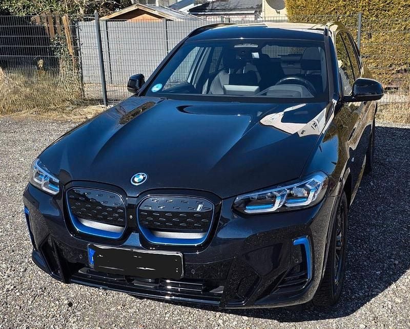 Gebraucht BMW iX3 Impressive 210 kW (286 PS) 2024 Schwarz SUV