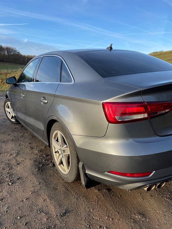 Gebraucht Audi A3 150 PS (110 kW) 2018 Grau Limousine