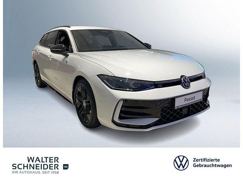 Pure white Gebraucht 2025 VW Passat IQ Drive Kombi | 43.550 € (Guter Preis) - Bild 1/4