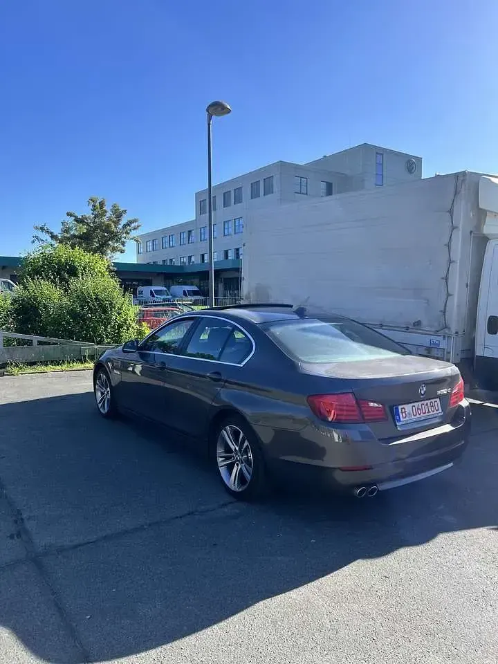 Gebraucht BMW 520 184 PS (135 kW) 2013 Limousine