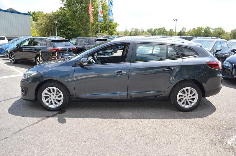 Grau Gebraucht 2014 Renault Mégane III Initiale Paris Limousine | 7.290 € (Etwas zu teuer) - Bild 1/4