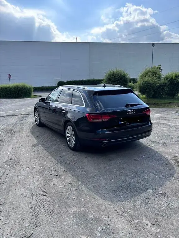 Gebraucht Audi A4 Ambiente 150 PS (110 kW) 2018 Schwarz Kombi