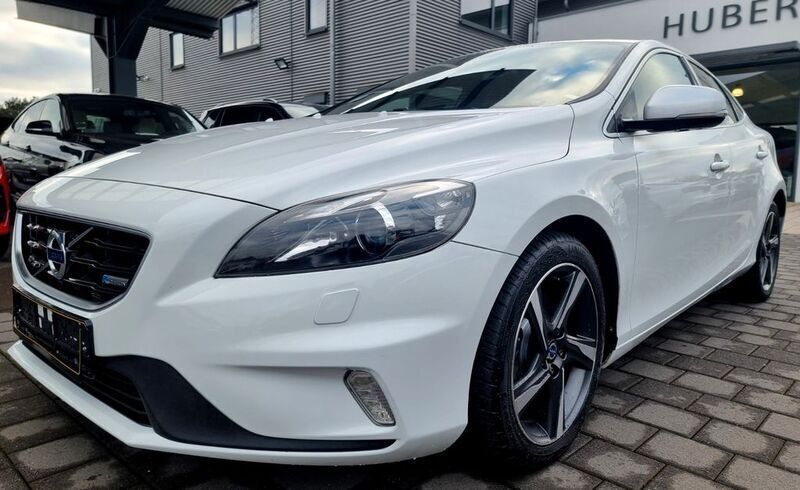 Weiß Gebraucht 2013 Volvo V40 R-Design Kombi | 11.900 € (Teuer) - Bild 1/4