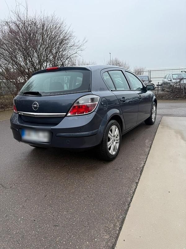 Gebraucht Opel Astra 116 PS (85 kW) 2009 Grau Kleinwagen