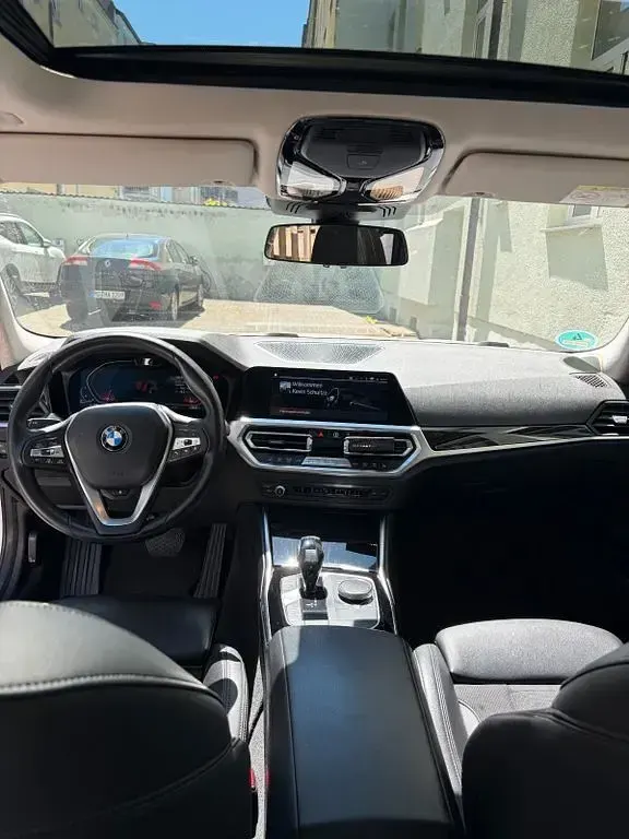 Gebraucht BMW 330 Sport Line 265 PS (194 kW) 2020 Weiß Kombi