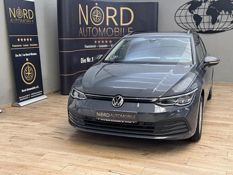 Delfingrau metallic (metallic) Gebraucht 2022 VW Golf VIII Kombi | 19.399 € (Superpreis) - Bild 1/3